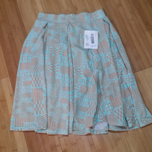 LuLaRoe Dresses & Skirts - LulaRoe Skater Skirt XS